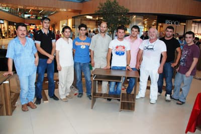 Tekzen'in Masasını Demonte Etmek İçin Yarıştılar