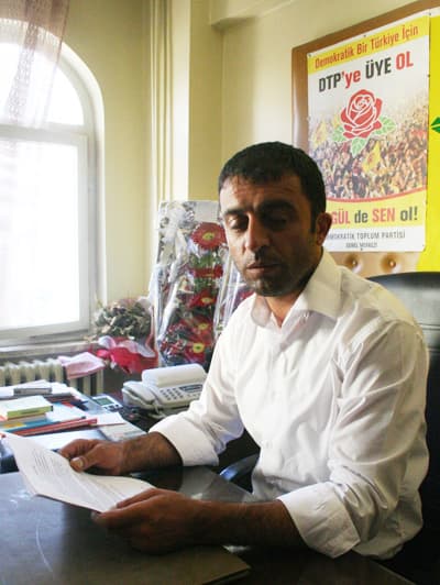 DTP'nin Basın Toplantısında Silahlı Protesto