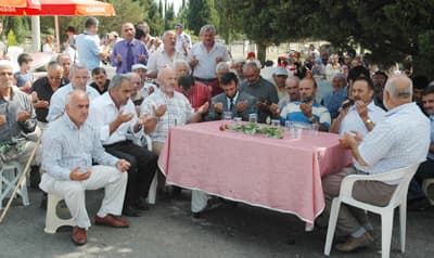 Serdivan Deprem Şehitliği'nde Gözyaşları Sel Oldu