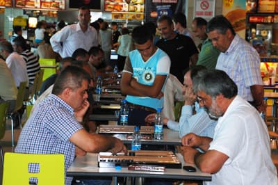 Tavla Tutkunları; ADA AVM'de Buluştu