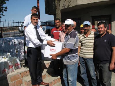 Belediyeden Personeline Ramazan Yardımı