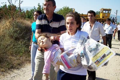 2 Yaşındaki Arzu, Trenin Altında Kalarak Can Verdi
