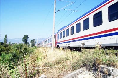 2 Yaşındaki Arzu, Trenin Altında Kalarak Can Verdi