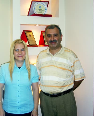 <p><font face="arial,helvetica,sans-serif" size="2"><strong>EV BAKIMI KURSU A&Ccedil;ILIYOR</strong></font></p><p><font face="arial,helvetica,sans-serif" size="2">Adapazarı Belediye Başkan Danışmanı Saim Oral, programda ayrıca, ATOGEM olarak ev bakımı kursu d&uuml;zenleyeceklerini de ilk kez a&ccedil;ıkladı.</font></p><p><font face="arial,helvetica,sans-serif" size="2">Bu kursun i&ccedil;ine ilk yardımı da katmayı planladıklarını anlatan Saim Oral, <font color="#333399">&ldquo;Bug&uuml;ne kadar hasta ve yaşlı bakım kursu, gaz altı kaynak kursu, cilt bakımı ve g&uuml;zellik kursu gibi &ccedil;eşitli kurslar d&uuml;zenledik. Şimdi de ev bakımı kursu d&uuml;zenlemeyi planlıyoruz. Bu kurs aynı zamanda ilk yardımı da i&ccedil;erecek bir kurs olacak&rdquo;</font> dedi.</font></p><p><font face="arial,helvetica,sans-serif" size="2">Bug&uuml;ne kadar a&ccedil;tıkları kurslara 1500 kişinin başvurduğunu belirten Saim Oral, &ouml;zellikle meslek sahibi olamayan kişileri bu kurslara katılmaya davet etti.</font></p><p><font face="arial,helvetica,sans-serif" size="2">Ger&ccedil;ek ihtiya&ccedil; sahiplerinin muhtarların da yardımıyla tespit edildiğini anlatan Saim Oral ayrıca, ATOGEM kayıtlarından yardımın nereye gittiğinin bir tuşla &ouml;ğrenilebileceğini hatırlatarak, yardım alan kişiler ve aldıkları yardımın da diğer hayır kurumları ile birlikte ortaklaşa takip edildiğini s&ouml;yledi.</font></p><p><font face="arial,helvetica,sans-serif" size="2">Haber- H&uuml;lya S&uuml;r&uuml;c&uuml;</font></p>