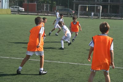 250 Minik Futbolcu Yaz Okulu Çalışmalarını Tamamladılar