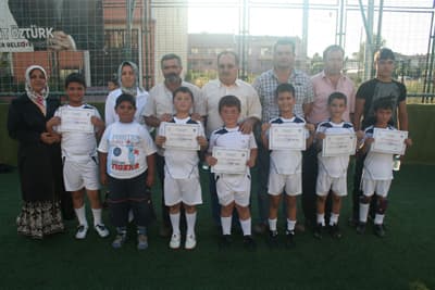 250 Minik Futbolcu Yaz Okulu Çalışmalarını Tamamladılar