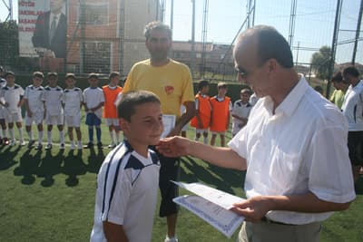 250 Minik Futbolcu Yaz Okulu Çalışmalarını Tamamladılar
