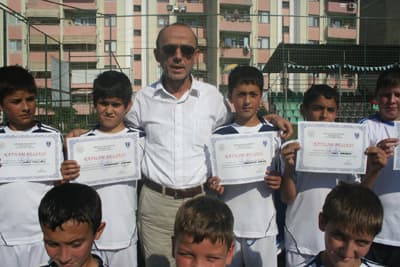 250 Minik Futbolcu Yaz Okulu Çalışmalarını Tamamladılar