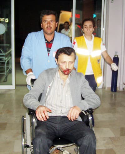 Motosikletli Sürücü ve Arkadaşına Çarpıp Kaçtılar
