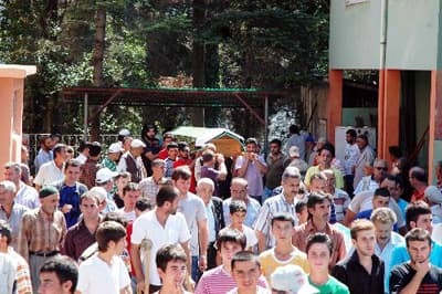 Baba ve Oğlu Toprağa Verildi