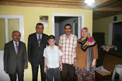 Bu Ailenin İftar Konuğu Vali Atak Oldu