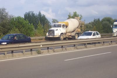Kamyondan Düşen Parça, Az Daha Can Alıyordu