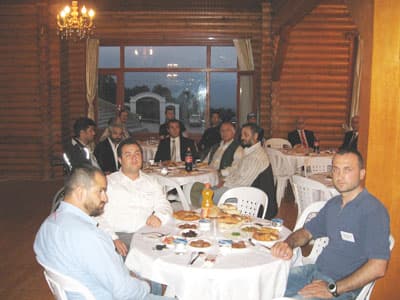 <font size="2"><font face="Arial"><font color="#000000"><strong>TRAC Olarak Her Zaman Hazırız</strong></font><br /><br />HAKUT ( Hendek Arama Kurtarma ) Başkanı Harun Kaynak da TRAC'ın &ouml;nemini belirterek,<font color="#333399"> &ldquo;Doğal afetlerde ve iletişimin koptuğu her alanda TRAC olarak her zaman hazırız. Bizler t&uuml;m ekibimiz ile her ortamda her t&uuml;rl&uuml; iletişimi sağlayacak ara&ccedil; ve donanıma sahibiz. İstanbul'da yaşanan sel felaketinin ardından AKOM'un kurduğu kriz merkezlerinde TRAC &uuml;yelerimiz g&ouml;rev aldığından dolayı bir &ccedil;oğu aramıza katılamadılar. Biz TRAC olarak her t&uuml;rl&uuml; afetlerde g&ouml;rev yapmaya hazırız. Normal zamanlarda t&uuml;m TRAC &uuml;yelerimiz ile irtibat halinde olduğumuzu, afet olması durumunda ise anında olay yerine giderek gerekli iletişimin sağlanması konusunda m&uuml;dahalelerimizi yapıyoruz&rdquo;</font> diye konuştu.</font></font>