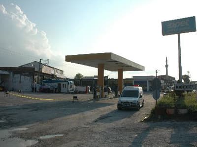 Akaryakıt İstasyonu Kurşunlandı