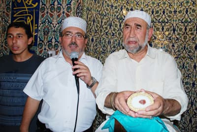 Sakal'ı Şerif'i Görebilmek İçin Birbirlerini Ezdiler