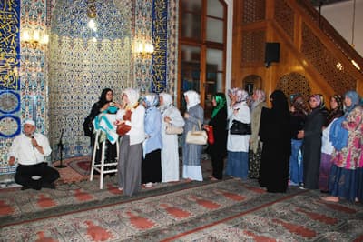 Sakal'ı Şerif'i Görebilmek İçin Birbirlerini Ezdiler