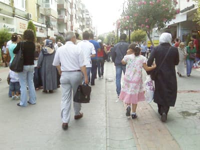 Çark Caddesi Bayram Bereketiyle Dolup Taşıyor