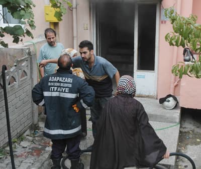 Çocukların Oyunları Bir Evi Yakıyordu