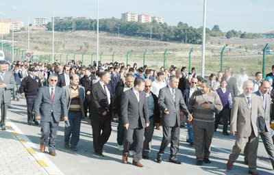 Sakarya Valiliği Bugün Ana Baba Günü!
