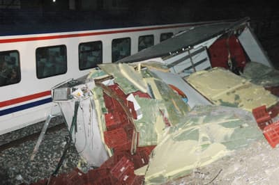 Pamukova'da Yine Tren Kazası!
