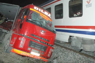 Pamukova'da Yine Tren Kazası!