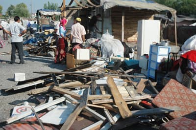 Sakarya'da Romanların Yaşadığı Barakalar Yıkıldı