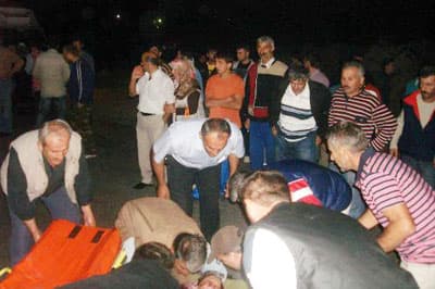 Otomobille Traktör Çarpıştı: 6 Yaralı