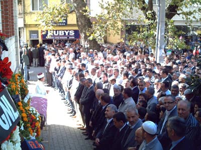 Şaban Dişli Amcasını Kaybetti