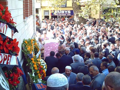 Şaban Dişli Amcasını Kaybetti