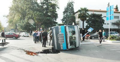 İlkokul Öğrencileri Ölümden Döndü: 9 Yaralı
