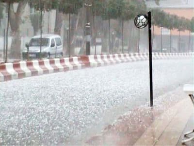 Kaynarca'da Fındık Büyüklüğünde Dolu Yağdı