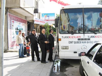 Bu Markette Kan Veren Kişiler %20 İndirim Kazanıyor