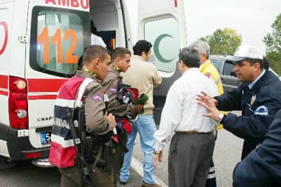 Jandarma Minibüsü Takla Attı: 3 Yaralı