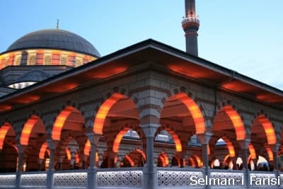 <p><font face="arial,helvetica,sans-serif" size="2"><strong>27 KASIM / CUMA&nbsp;(KURBAN BAYRAMI 1.G&Uuml;N)</strong></font></p><p><font face="arial,helvetica,sans-serif" size="2">Sabah ve bayram namazı i&ccedil;in Mescid-&uuml;l Aksa&lsquo;ya gidiş geliş.<br />- Otelde bayramlaşma ve kahvaltıdan sonra Kud&uuml;s şehir turu.<br />- </font><font face="arial,helvetica,sans-serif" size="2">Zeytin Dağı, Selman-i Farisi ve Rabiat-&uuml;l Adeviye kabirlerini&nbsp;ziyaret.<br />- Cuma namazının Mescid-&uuml;l Aksa&rsquo;da kılınması. <br />- Kubbet-&uuml;l Sahra, Muallak Taşı, Haram el Şerif<br />- Eski Kud&uuml;s ve Hz. &Ouml;mer Camii.<br />- Kıyamet Kilisesi ve Kud&uuml;s &ccedil;arşısının g&ouml;r&uuml;lmesi.<br />- Yahudilerin Ağlama Duvarı ziyareti. <br />- Aksam ve yatsı namazı Mescid-ul Aksa&rsquo;da kılınması i&ccedil;in serbest zaman.<br />- Otelde akşam yemeği ve geceleme.</font></p><p><font face="Arial" size="2"><strong>28 KASIM&nbsp;/ CUMARTESİ:</strong> <br /><br />- Sabah namazı i&ccedil;in <br />- </font><font face="Arial" size="2">Mescid-&uuml;l Aksa&lsquo;ya gidiş geliş .<br />- El Halil şehrine hareket. <br />- Burada Hz.İbrahim, Hz. İshak, Hz. Yakup peygamberlerin ve zevcelerinin kabirlerinin bulunduğu k&uuml;lliyeti ziyareti.<br />- Lot G&ouml;l&uuml;'ne doğru y&ouml;nelme.<br />- Hz. Musa ( Nebi Musa ) k&uuml;lliyesini ziyaret.<br />- &Ouml;l&uuml; deniz (Lot G&ouml;l&uuml;) gezisinden sonra d&uuml;nya tarihinin&nbsp;i&ccedil;inde hala oturulan en eski şehri olan ERİHA şehri&nbsp;Ziyareti .<br />- Kud&uuml;s&rsquo;e d&ouml;n&uuml;ş .<br />- Yatsı namazı </font><font face="Arial" size="2">i&ccedil;in Mescid-&uuml;l Aksa ziyareti<br />-&nbsp; Otelde akşam yemeği ve geceleme .</font></p>