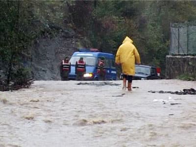 Şiddetli Yağışlar Taşkına Yol Açtı