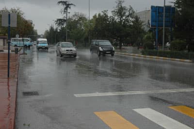 2 Gündür Süren Yağmur, Caddeleri Gölete Çevirdi