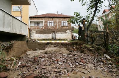 Karasu'da Yağmur Hayatı Mafvetti
