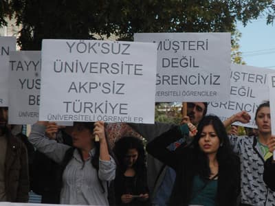 SAÜ Öğrencileri YÖK'ü Protesto Etti