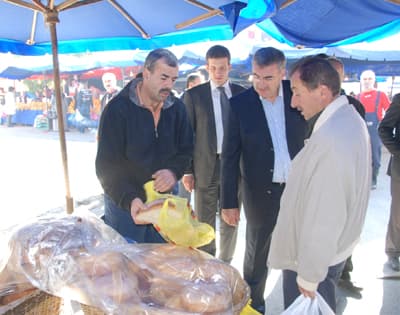 Belediye Başkanları Hafta Sonunu Esnafla Geçirdi