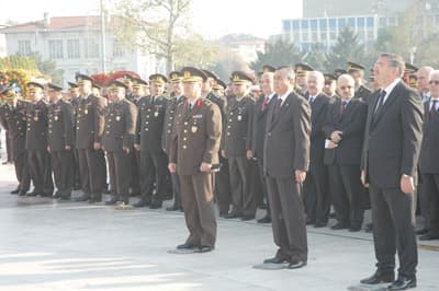 Ulu Önder, Kent Meydanı'nda Anıldı