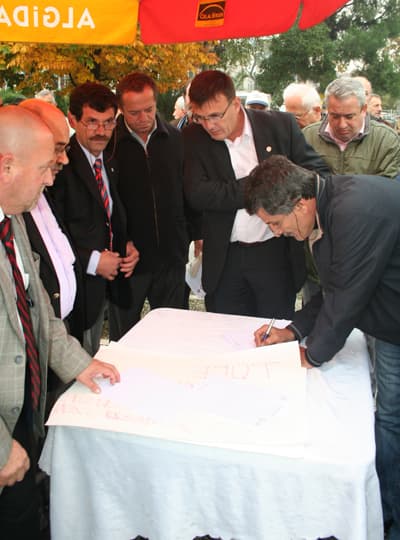 Tüm Emekli-Sen Üyeleri Gar Meydanı'nda