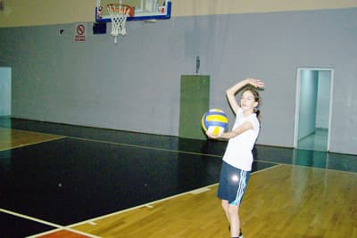 <font size="2"><font face="Arial"><strong>Başkan&rsquo;a Teşekk&uuml;r Ettiler<br /></strong><br />Antren&ouml;r&nbsp;Recep Karamehmet ve sporcular Sakarya Adaspor&nbsp;Kul&uuml;b&uuml; Başkanı&nbsp;Nizamettin Aslan&rsquo;a&nbsp;teşekk&uuml;r ederek <font color="#333399">&ldquo;Başkanımız bize&nbsp;&ccedil;ok iyi imkanlar&nbsp;hazırladı. Voleybol okulu kurdu. Bizde &ccedil;ok &ccedil;alışarak&nbsp;karşılık veriyoruz&rdquo;&nbsp;</font>dediler.<br /><br />Voleybol &ccedil;alışmaları&nbsp;salı ve perşembe g&uuml;nleri saat&nbsp;18.00&nbsp;- 19.30 arasında&nbsp;L&uuml;tfi Yaman Spor Salonu'nda yapılıyor.<br /><br /></font></font><font face="Arial" size="2">Suat Beyenal<br />&nbsp; </font>