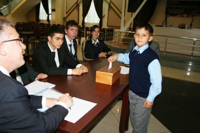 Erenler, Meclis Başkanını Seçti