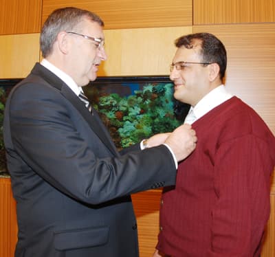 Toçoğlu Başarılı Fotoğrafçıyı Altınla Ödüllendirdi