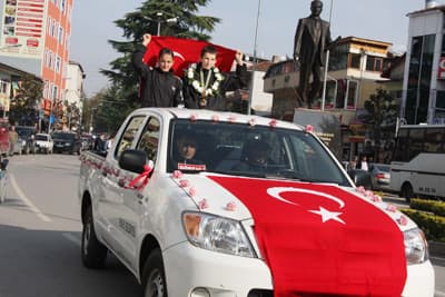 Dünya Üçüncüsü Zeren, Hendek'i Salladı