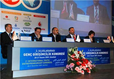 MÜSİAD Gençliği 'Küresel Düşünüp, Harekete Geçiyor'