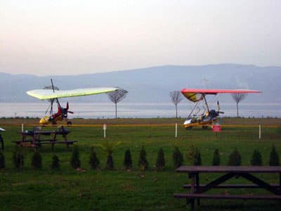 Sapanca Gölü'ne Microlight Uçağı Düştü