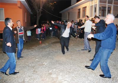 Aşırlar, Asker Eğlentisi ile Coştu