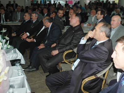 <font face="Arial" size="2">Toplantıda konuşan Adapazarı Kaymakamı Akın Yılmaz da kent konseylerinin &ouml;nemine değinerek, kent konseylerinin demokratik y&ouml;netimlerin &ouml;nemli bir unsuru olduğunu belirtti. Akın, kent konseyi girişimini başlatan herkese teşekk&uuml;r ederek yapılacak &ccedil;alışmalarda başarılar diledi.</font>