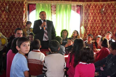 Seda Sayan'ın Mülayim'i Hendekli Çocukları Eğlendirdi
